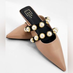 Shu Shop Aura Pearl Mule 
Size 6